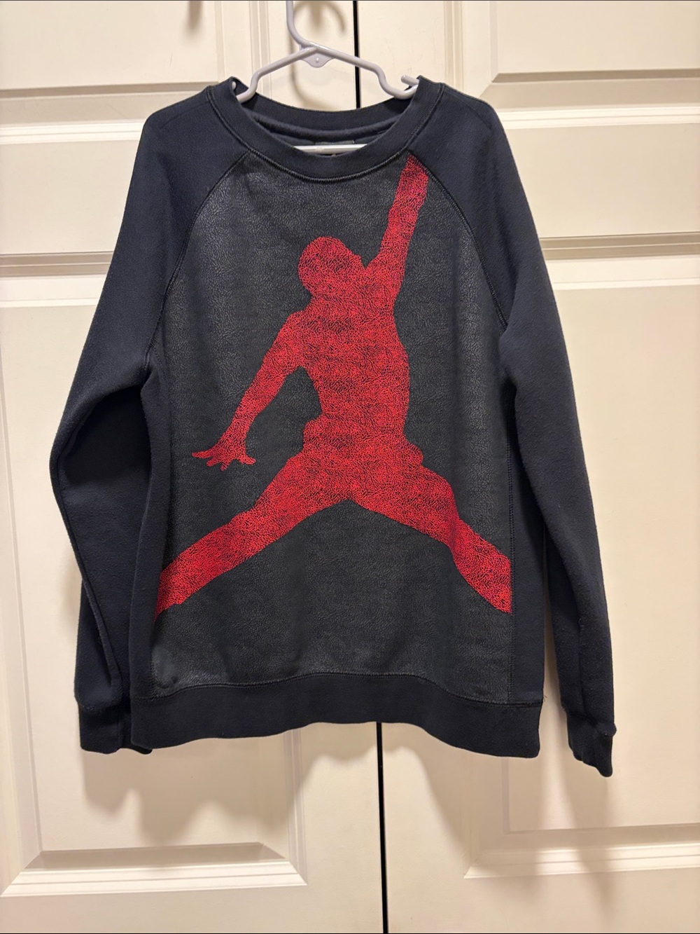 Kids Jordan crew neck sweatshirt size Medium